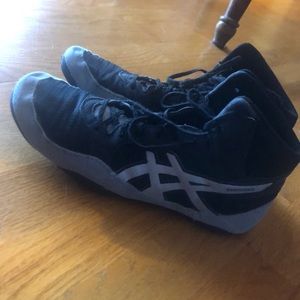 Wrestling shoes